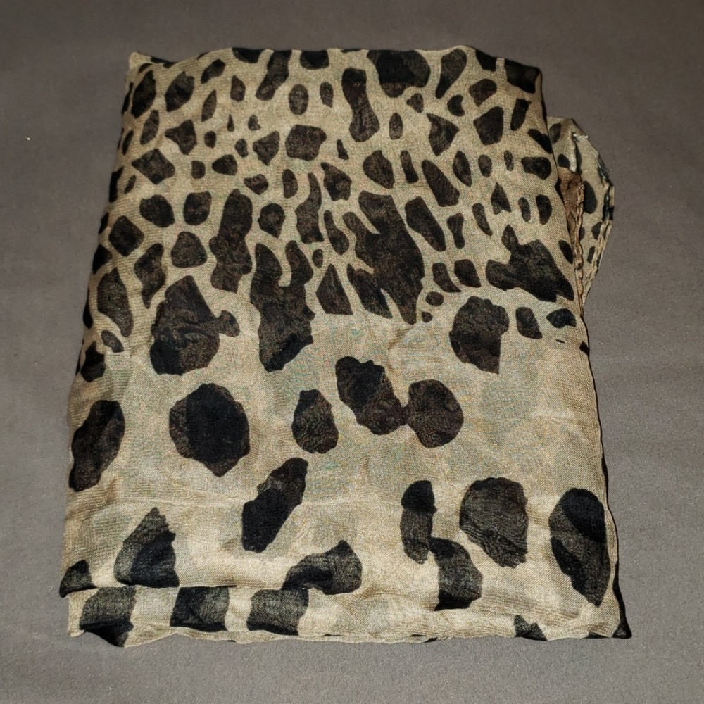 Scarf - Picture 2 of 3